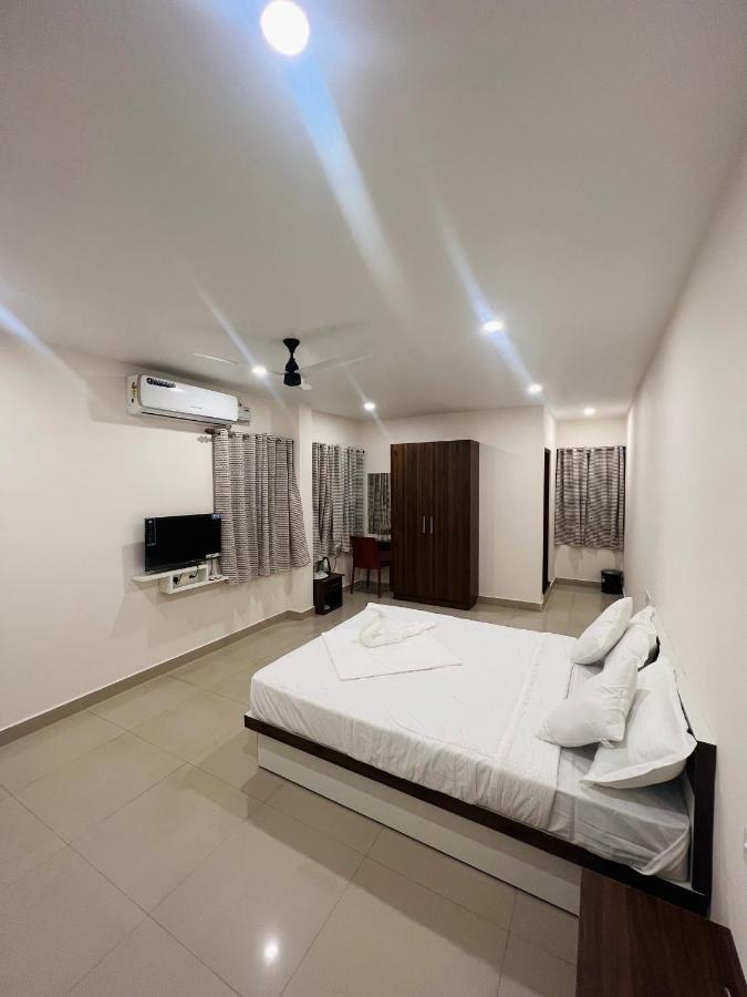 Heres Haut Residency Kochi Esterno foto