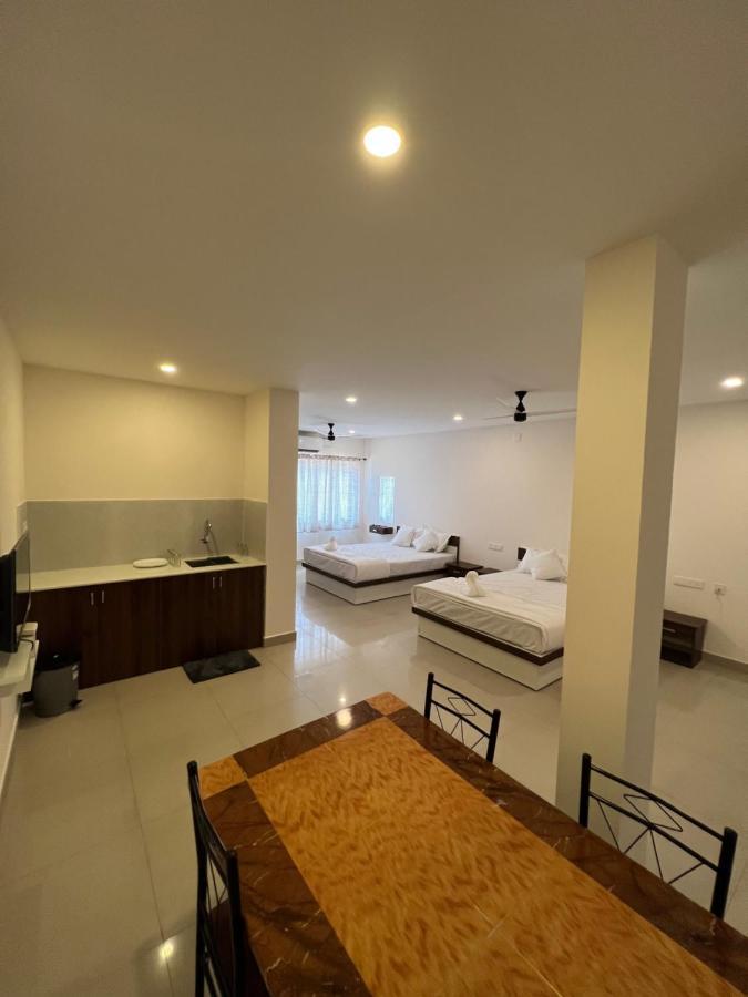 Heres Haut Residency Kochi Esterno foto