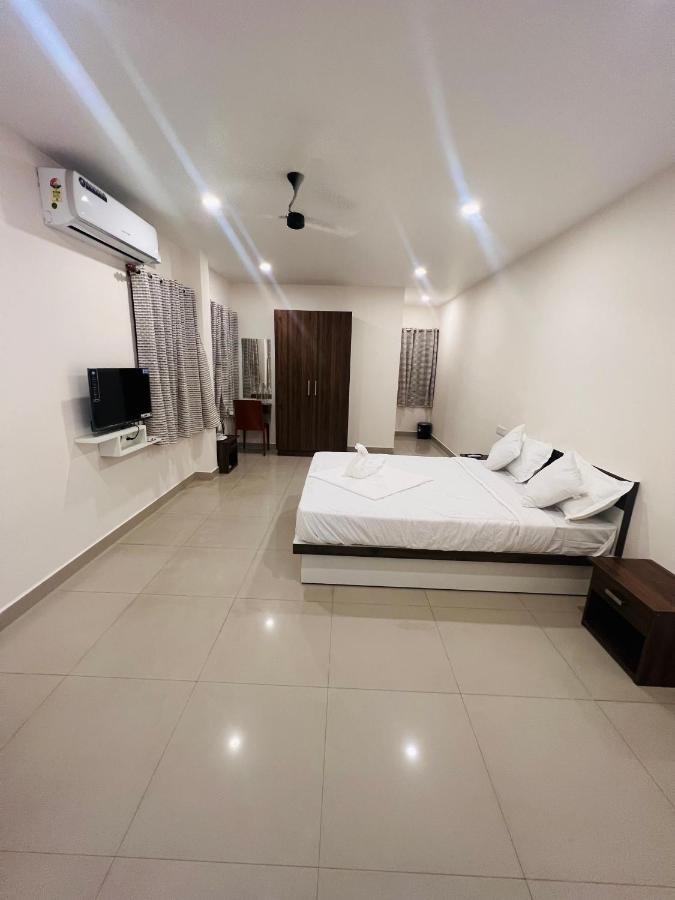 Heres Haut Residency Kochi Esterno foto