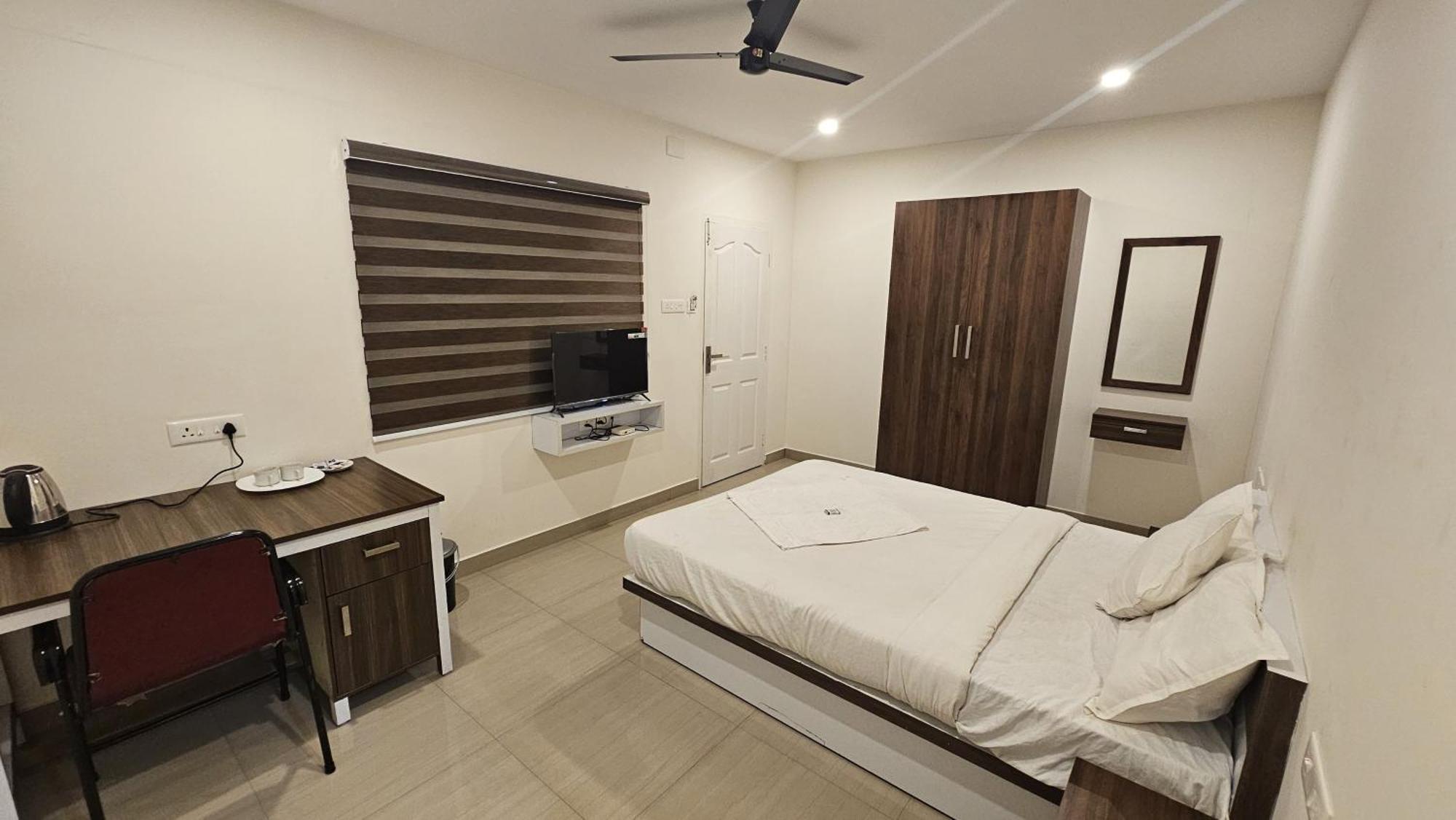 Heres Haut Residency Kochi Esterno foto