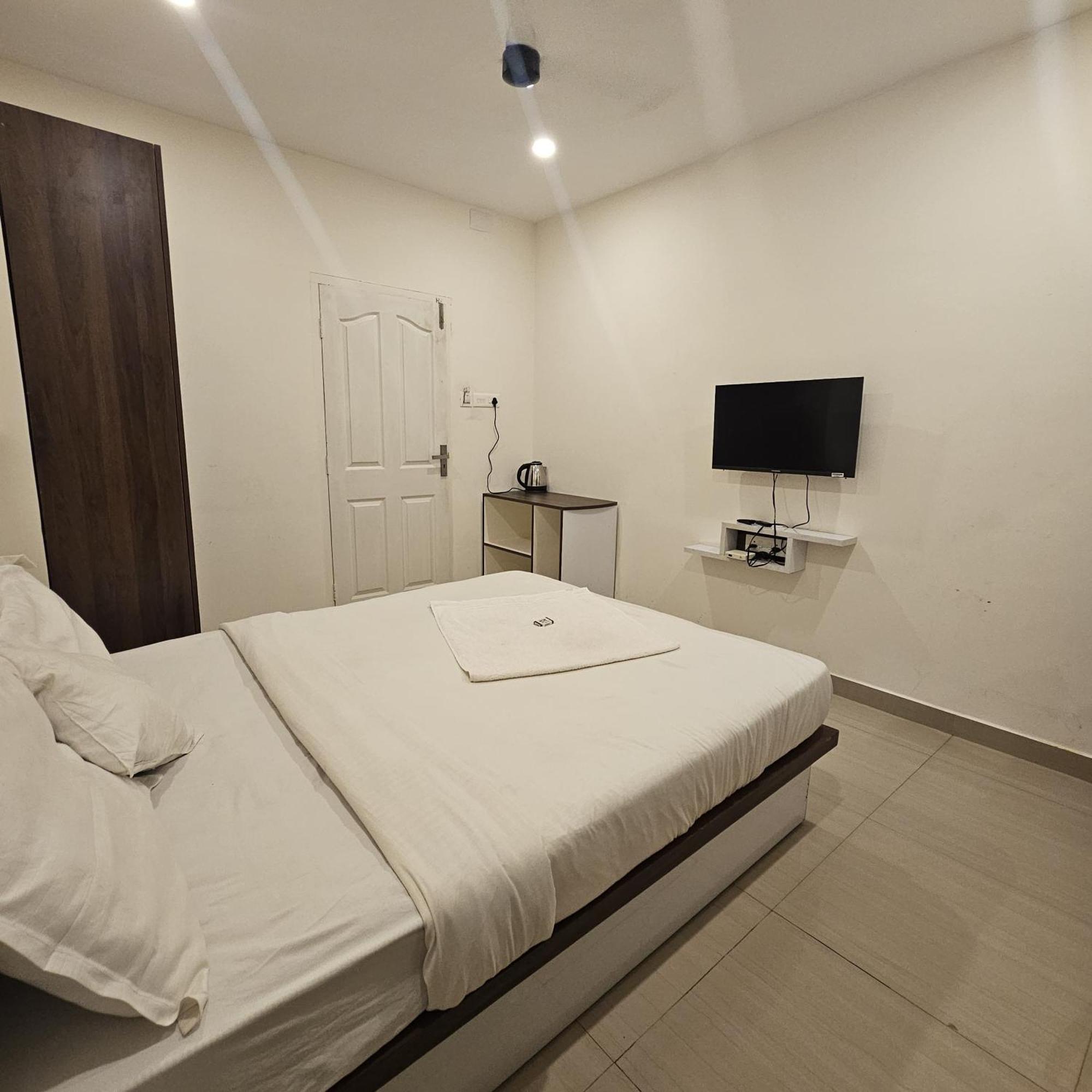 Heres Haut Residency Kochi Esterno foto