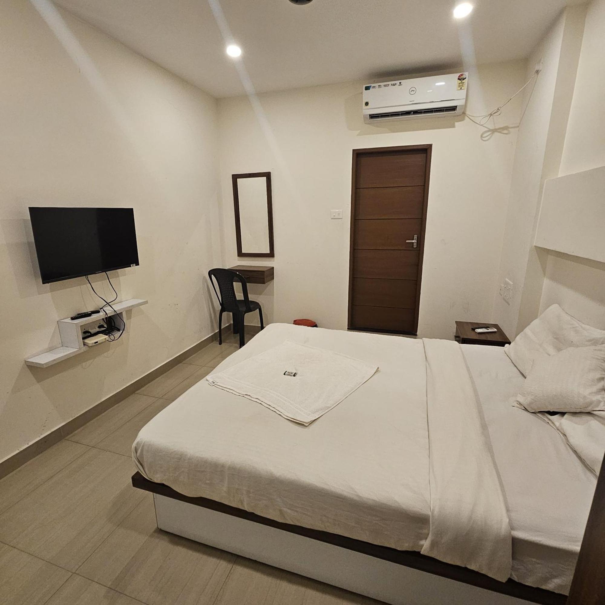 Heres Haut Residency Kochi Esterno foto