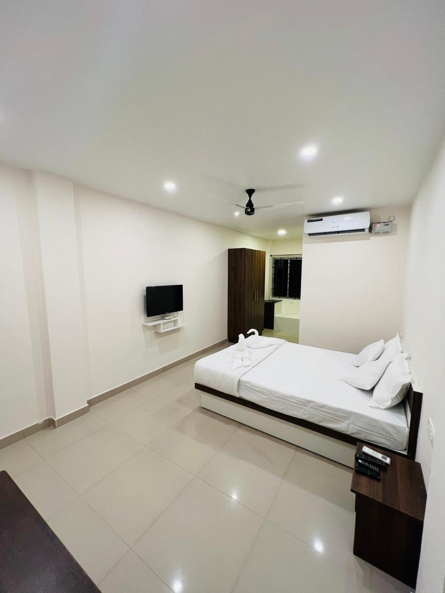 Heres Haut Residency Kochi Esterno foto