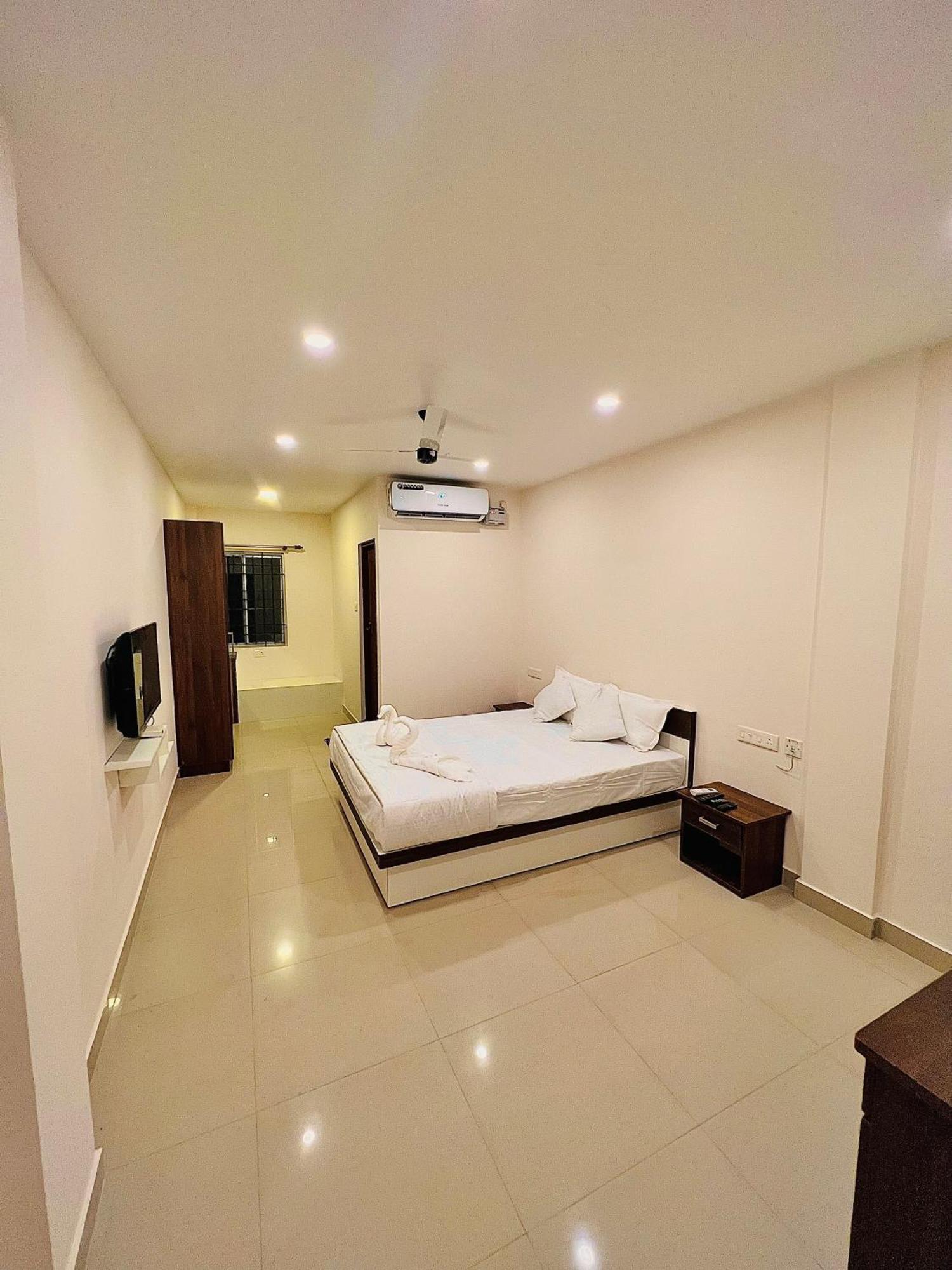 Heres Haut Residency Kochi Esterno foto