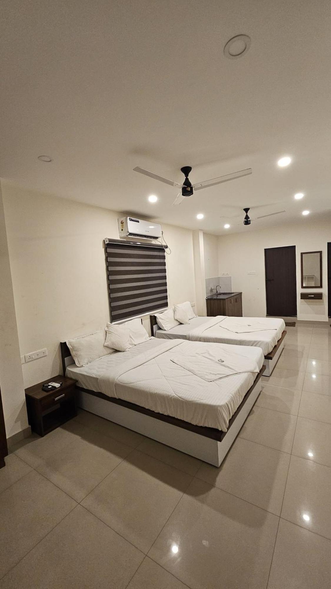 Heres Haut Residency Kochi Esterno foto
