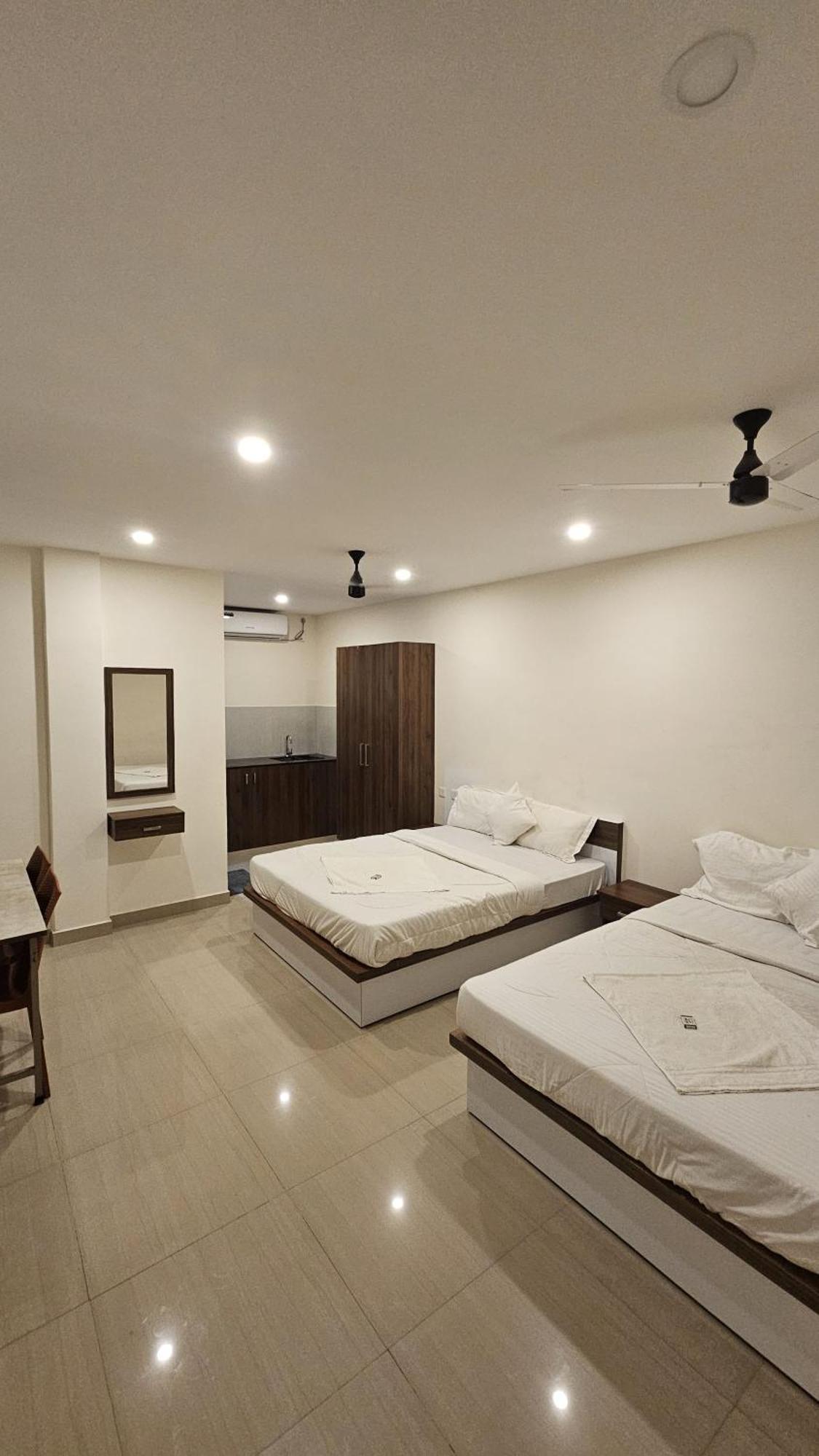 Heres Haut Residency Kochi Esterno foto