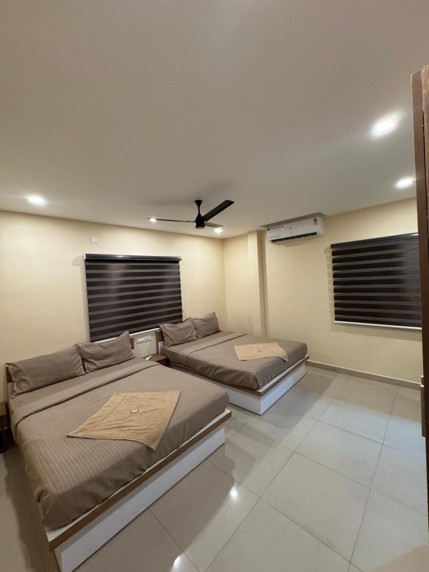 Heres Haut Residency Kochi Esterno foto