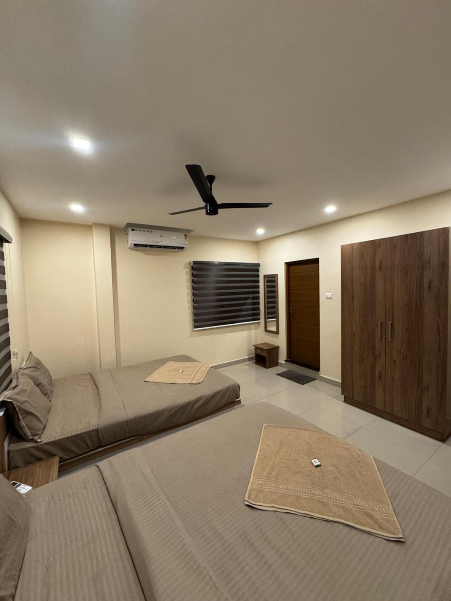 Heres Haut Residency Kochi Esterno foto